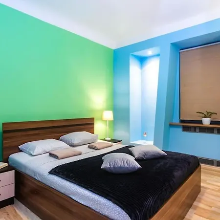 Creative 3-bedroom Space Apartment