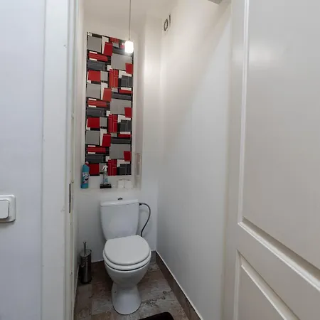 Creative 3-bedroom Space Апартаменти Рига