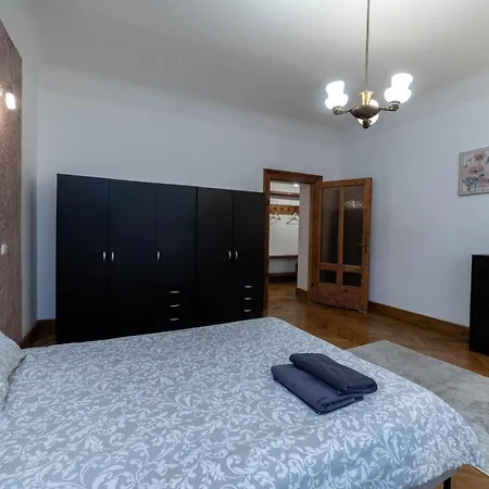 Creative 3-bedroom Space
