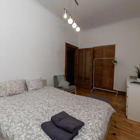 Апартаменти Creative 3-bedroom Space *