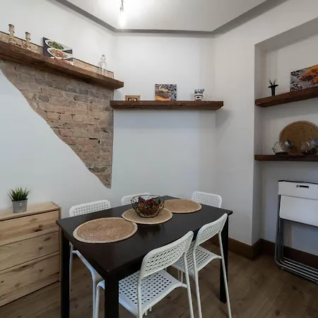 Creative 3-bedroom Space Апартаменти Рига