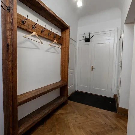 Creative 3-bedroom Space Апартаменти Рига