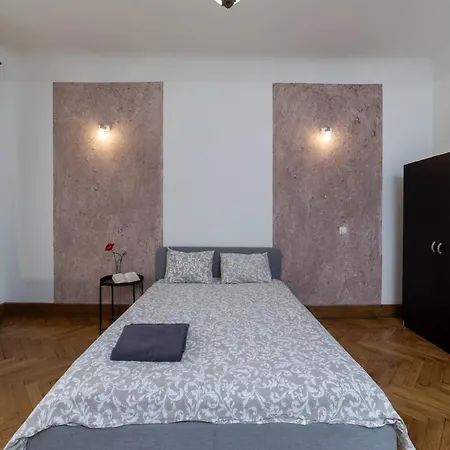 Апартаменти Creative 3-bedroom Space *