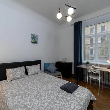 Creative 3-bedroom Space Апартаменти *
