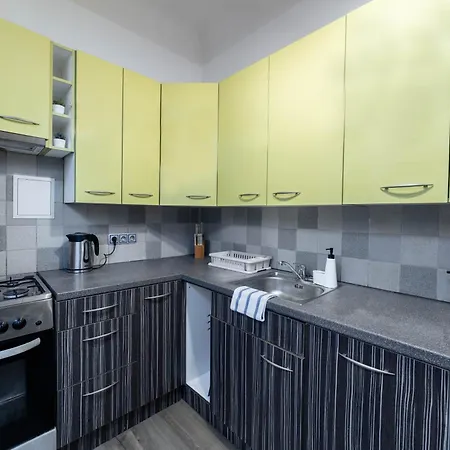 Creative 3-bedroom Space Апартаменти Рига